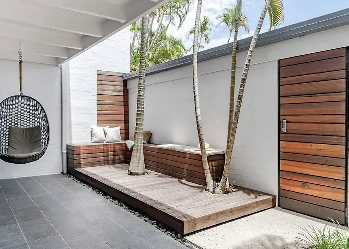 Villa One - Immaculate Townhouse On Noosa Parade
