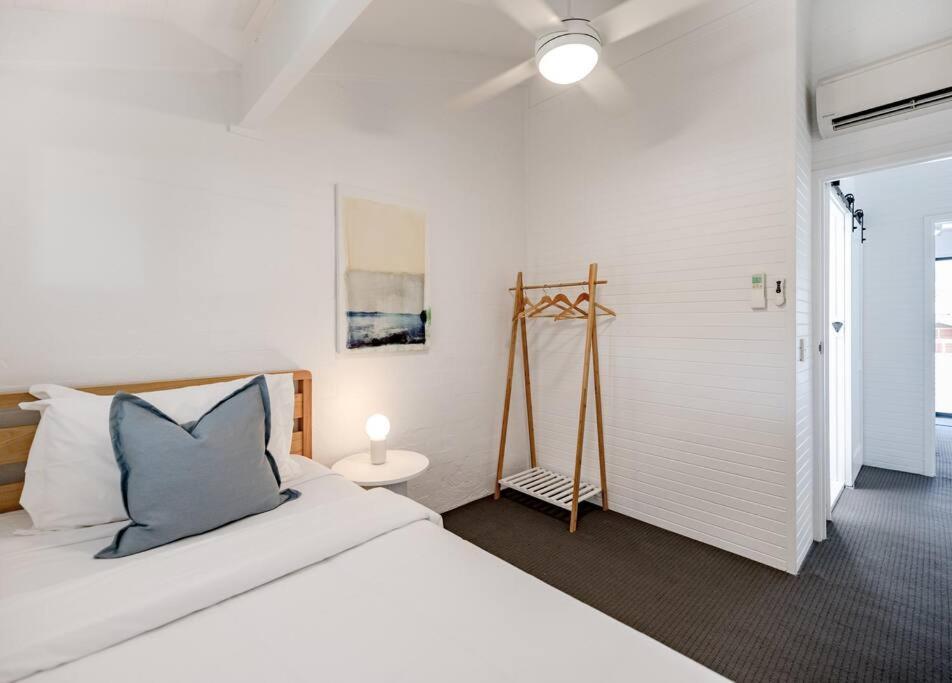 Apartment One - Immaculate Townhouse On Parade Noosa Heads