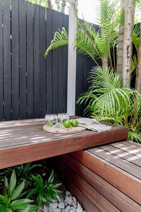 One - Immaculate Townhouse On Parade * Noosa Heads