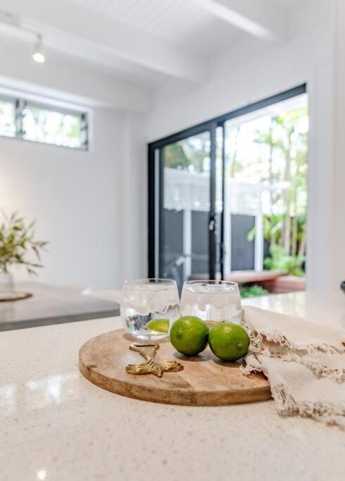 Apartment One - Immaculate Townhouse On Parade Noosa Heads