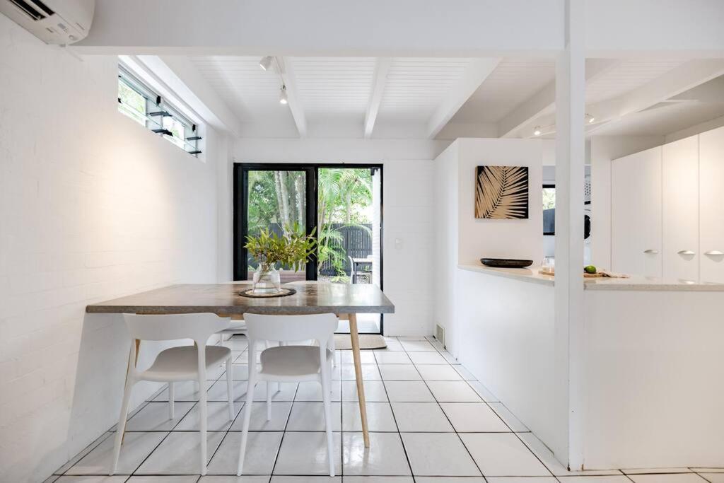 One - Immaculate Townhouse On Parade *