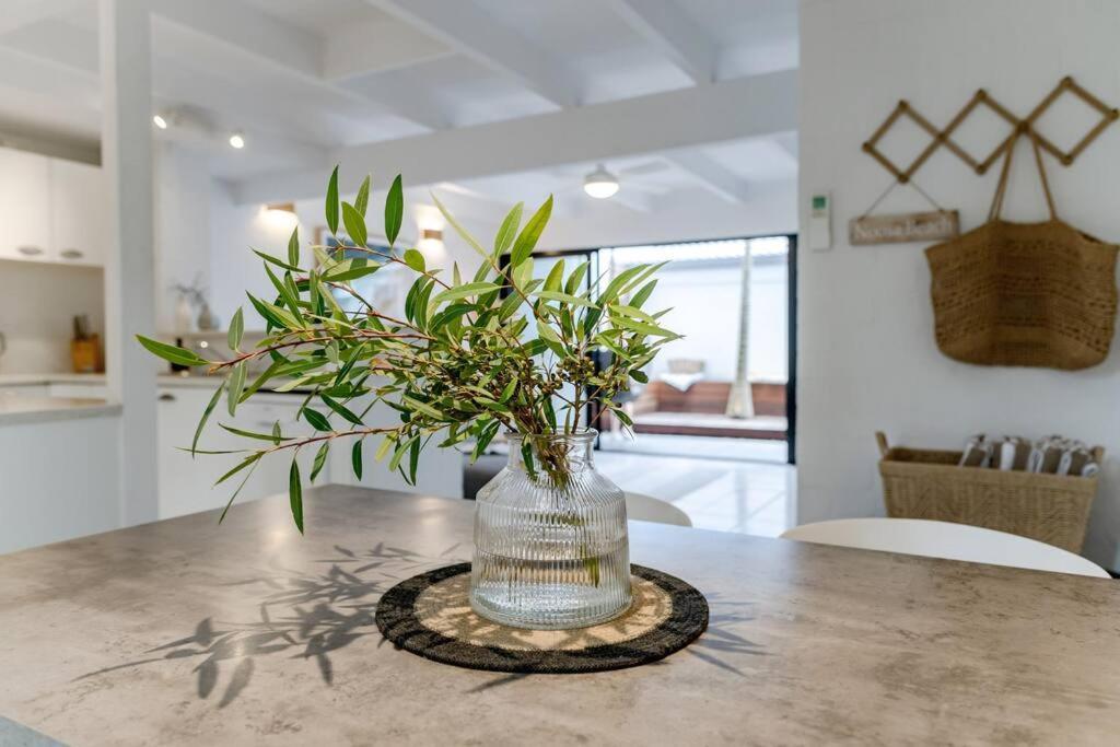 One - Immaculate Townhouse On Parade Apartment