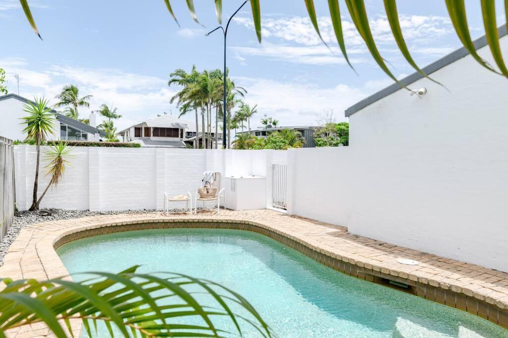 One - Immaculate Townhouse On Parade Apartment