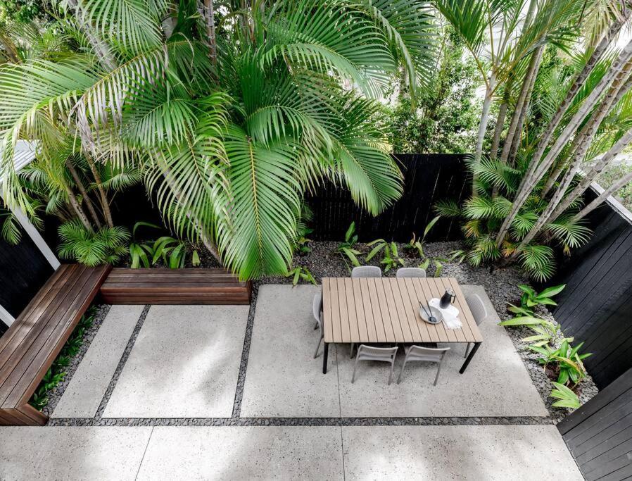 One - Immaculate Townhouse On Parade Apartment *