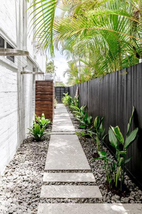 Apartment One - Immaculate Townhouse On Parade *